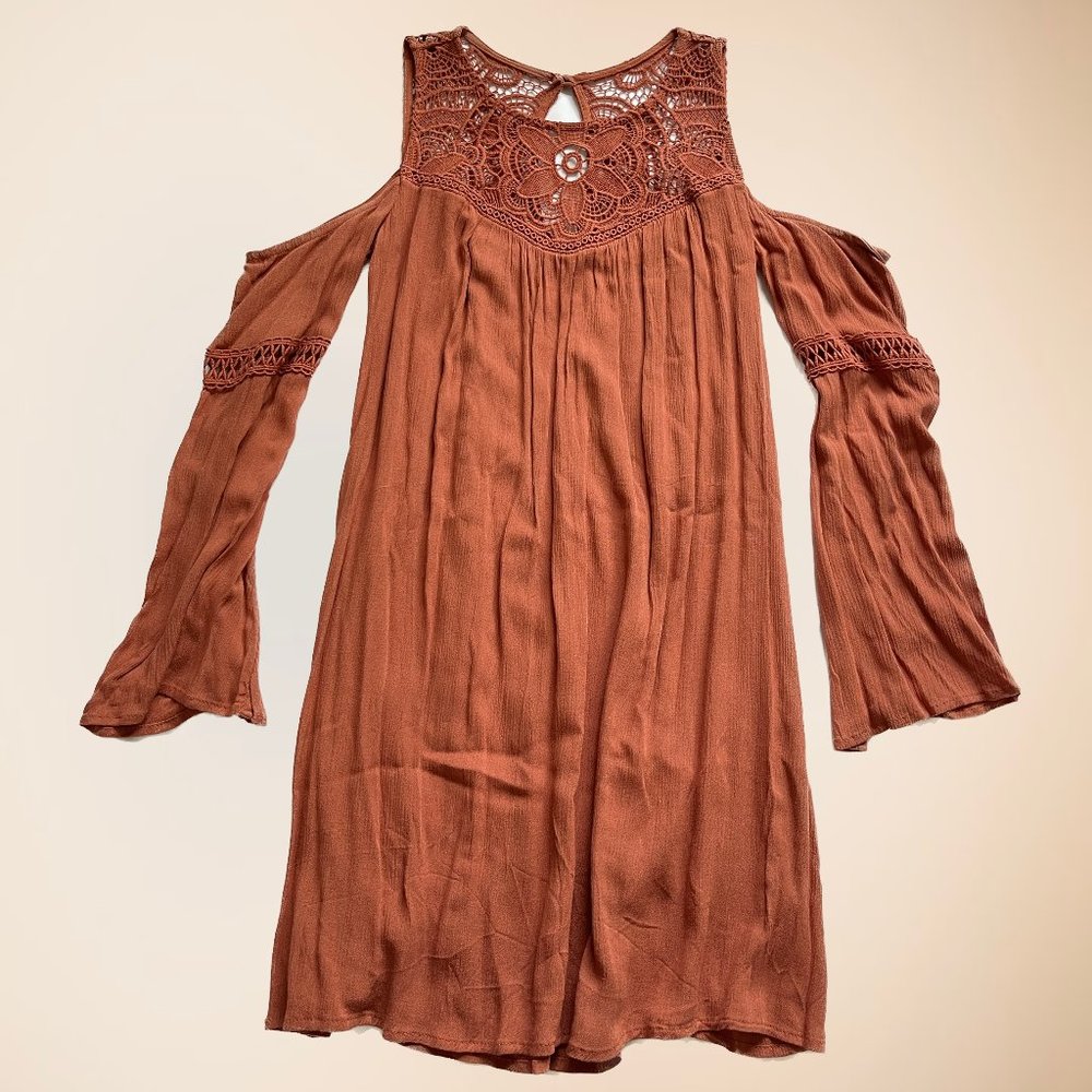 Rustic Cold Shoulder Dress with Lace Detail